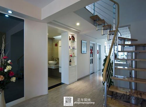 一百四十平復(fù)式 近11萬(wàn)硬裝打造時(shí)尚簡(jiǎn)約復(fù)式空間 一百四十平復(fù)式 近11萬(wàn)硬裝打造時(shí)尚簡(jiǎn)約復(fù)式空間
