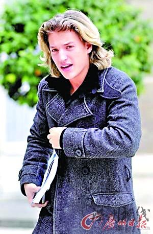 多國政壇出現裙帶風少數政治精英壟斷大權(圖)