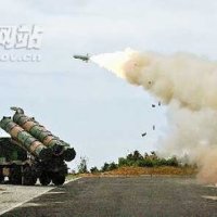 解放軍東海岸邊發射多枚新型導彈 演練飽和攻擊