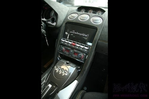 憤怒的公牛 試駕蘭博基尼Superleggera 汽車之家