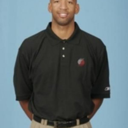 <b>黃蜂新帥周三正式入主 38歲教頭成現(xiàn)最年輕少帥</b>