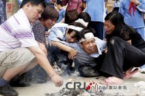 河南在深圳開出租車拒載醉酒者被對方用石頭砸死
