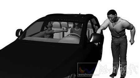 趁女老板上車(chē)未鎖車(chē)門(mén)之機(jī)，林某靠近副駕駛位車(chē)門(mén)，趁機(jī)上車(chē)用槍指著對(duì)方，黃浩則堵在駕駛室堵住車(chē)門(mén)口。_nEO_IMG