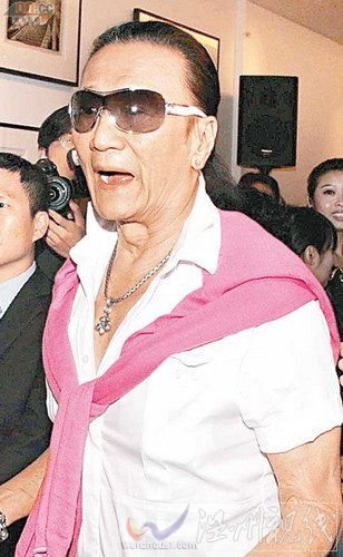 “好兒媳”狂數(shù)謝霆鋒罪狀 謝賢無(wú)奈錯(cuò)看兒子