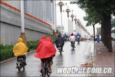 河北大部出現(xiàn)降雨 氣溫下降顯涼意