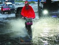 昨日北京大暴雨多路段積水 今日仍有雷雨
