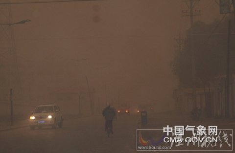 特強沙塵暴襲擊青海戈壁新城格爾木（組圖）