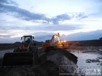 新疆青河突降暴雨暴發山洪 駐地武警火速趕往現場救