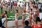 比基尼女孩不在海灘和選