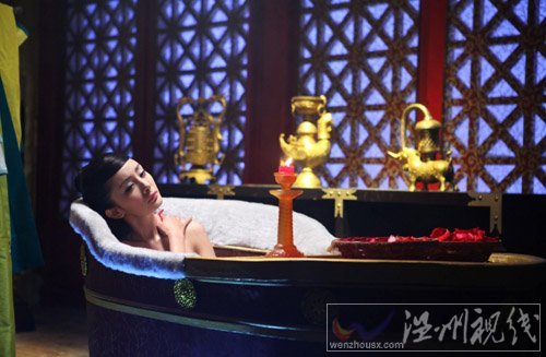 楊冪《美人天下》中全裸洗澡：很刺激也很過癮