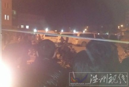 徐州豐縣首羨鎮(zhèn)校車(chē)翻車(chē)墜河
