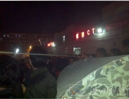 徐州豐縣首羨鎮(zhèn)校車(chē)翻車(chē)墜河