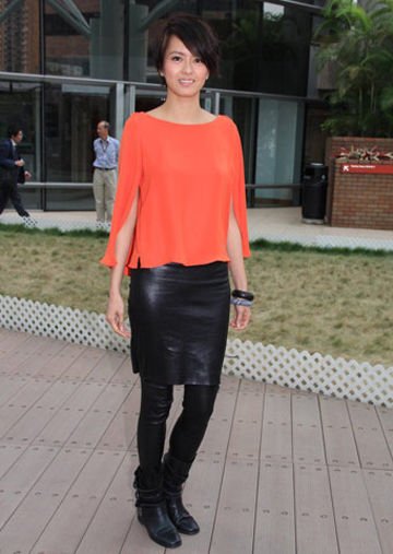 梁詠琪范冰冰 初春盛行斗篷風