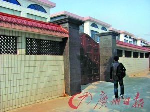 江蘇長江村發(fā)金銀續(xù)：村民稱男丁可獲別墅一套