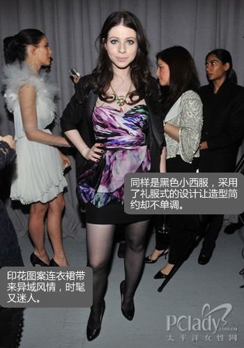 搭配風尚：外套+連衣裙 演繹初春多變風格搭配