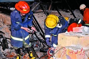 廣東江門遭龍卷風(fēng)襲擊 玻璃廠坍塌20名工人獲救