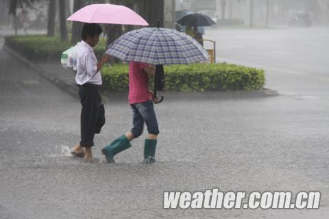 受熱帶低壓影響海南局地有大暴雨 沿海將有大風