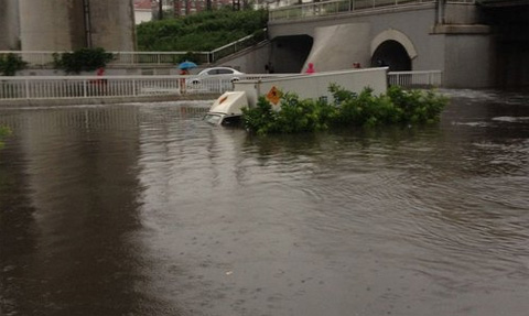 天津普降大到暴雨 193座泵站開(kāi)啟強(qiáng)排市內(nèi)積水