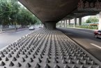 廣州水泥錐建于十年前 現在廣州高架橋底不澆筑水泥