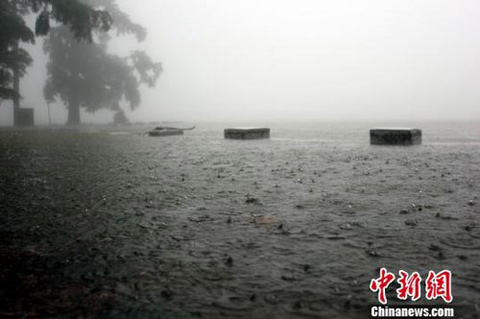 “海葵”挾特大暴雨侵襲廬山多景區(qū)關(guān)閉