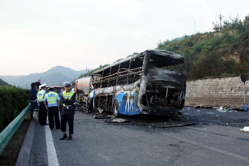 陜西包茂高速車禍