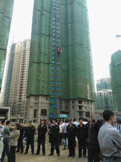 武漢東湖景園升降機(jī)墜落
