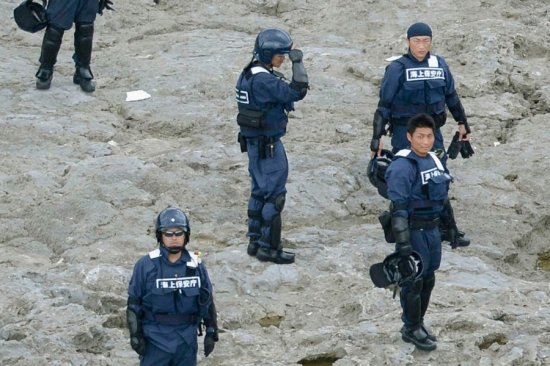 日本警察登島