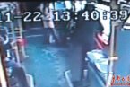 女童被扇耳光 長沙一名8歲女童在公交上罵老人癡呆