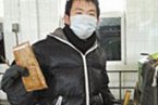 寧波小伙做好事 保潔員