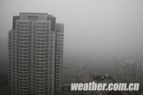 天津再現(xiàn)霧霾 能見度低導(dǎo)致部分高速封閉