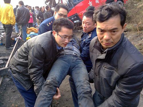 古藺縣石寶鎮車禍