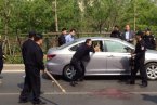 男子在北京廣渠門持刀殺人 與警方搏斗半小時受傷搶