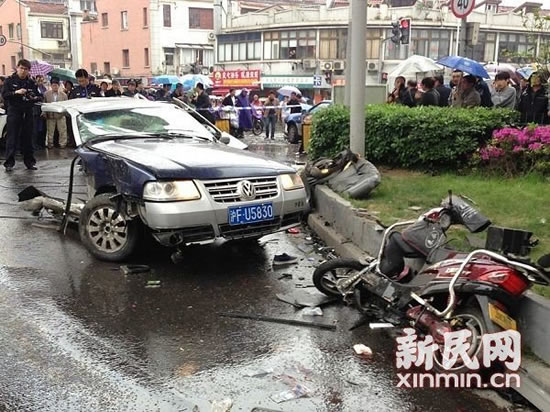 寶山路慘烈車禍現(xiàn)場圖片