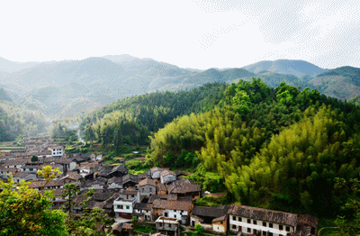 在那遙遠的小山村圖片