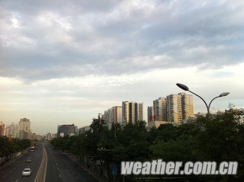 北京3日下午西北山區(qū)有雷陣雨