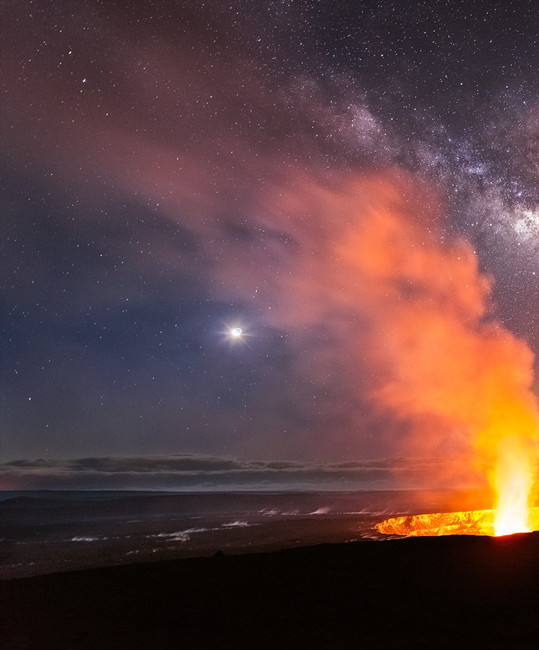 美國攝影師拍攝夏威夷基拉韋亞火山噴發(fā)