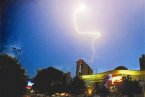 武漢下冰雹了 強對流天氣來襲三小時降溫10℃