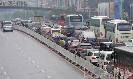 沈陽暴雨 2小時降雨量80毫米城區(qū)積水嚴重