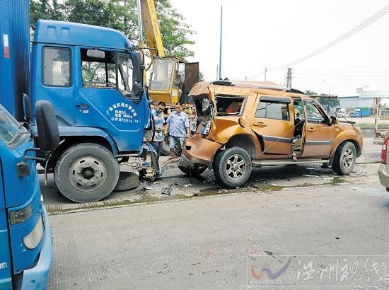 南海樵金路與羅行路口車禍現場圖片