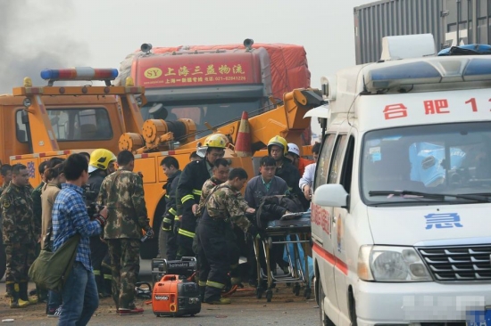 滬陜高速安徽段車禍