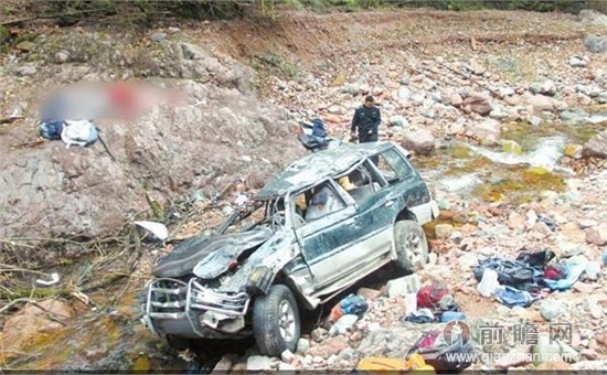 雅安牛背山又發(fā)生車禍