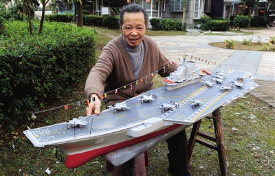 溫州老船工王阿龍制作的遼寧號(hào)航母