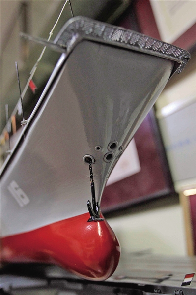 溫州老船工王阿龍制作的遼寧號(hào)航母