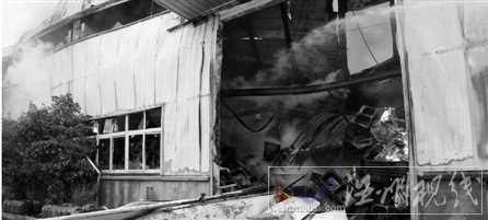 杭州轉(zhuǎn)塘鎮(zhèn)倉庫火災(zāi)圖片