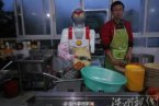 溫職削面機器人 溫職院第一餐廳出現一個刀削面機器