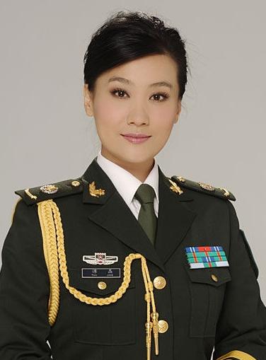 譚晶生子