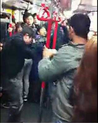 印度男香港地鐵內毆打乘客