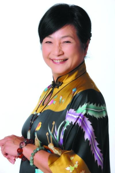 68歲鄭佩佩美國生活20年懷孕8次 離婚后回香港發(fā)展