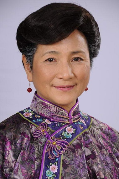 鄭佩佩年輕照片 鄭佩佩年輕的時候是個大美人