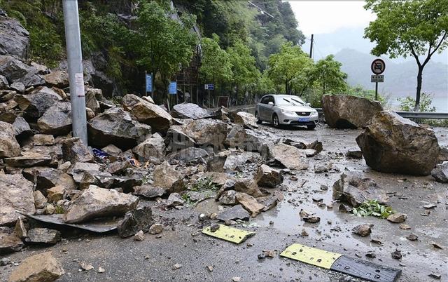 澤雅公路塌方